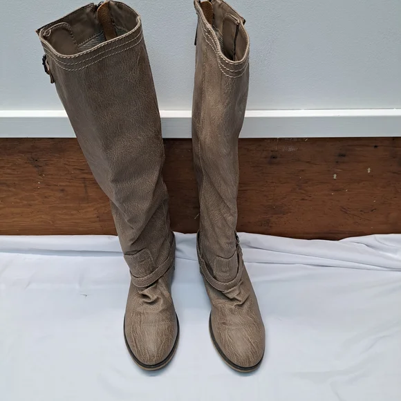 Knee-High BRECKELLES Women's Tan Boots Size 7.5 - Picture 3 of 12